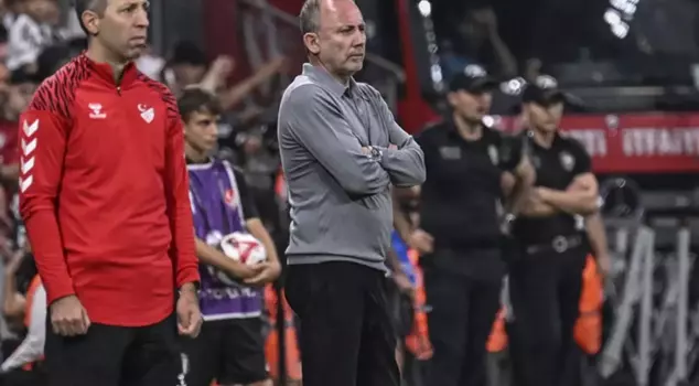 Sergen Yalçın hits the bullseye! Two world stars at once.