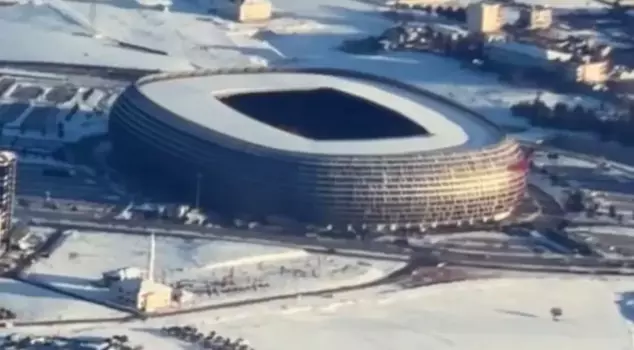 A controversial moment before the Galatasaray-Trabzonspor match.