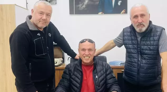 Он забыл 200 граммов золота в своем пальто, и честный владелец магазина вернул его.