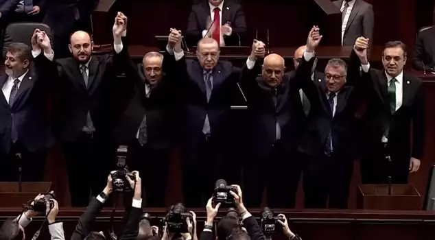 Three members of parliament joined the AK Party! They greeted while the badge was being pinned.