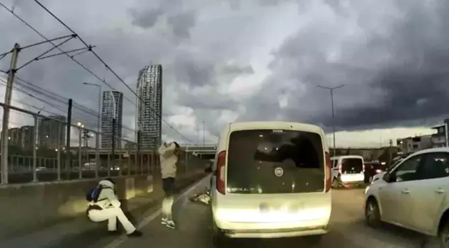 The first action of the driver who hit the motorcycle made everyone say 