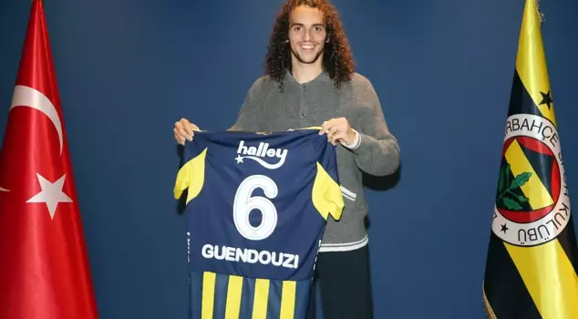 وقع فنربخشة عقدًا مدته 4.5 سنوات مع ماتيو غندوزي.