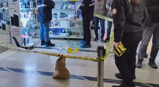 هجوم مسلح في أشهر مبنى تجاري في إسطنبول