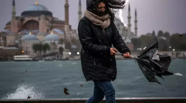 A storm is expected in the Sea of Marmara, and heavy rain is anticipated in Thrace.