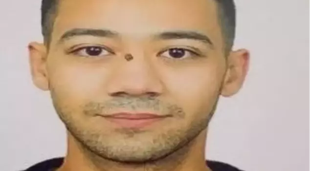 توفي بسبب التسمم الناتج عن الشواء الذي أشعله في المنزل.