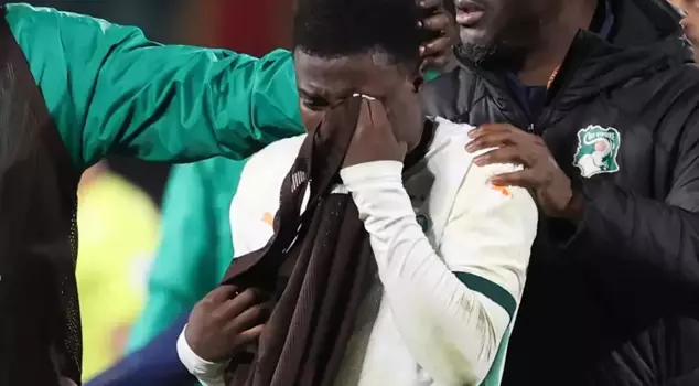 ودعت كوت ديفوار كأس أمم أفريقيا، وانفجر أولاي بالبكاء بعد المباراة.