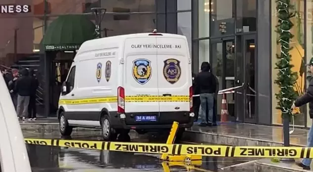 Scary moments in Zeytinburnu: A cargo package left at the site exploded.