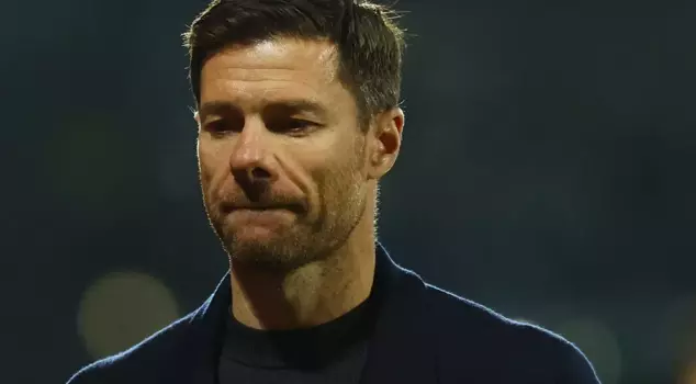 The Barcelona match has ended! Xabi Alonso has parted ways with Real Madrid.