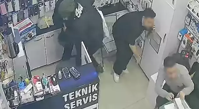 В Догубаязите задержан подозреваемый, открывший огонь по месту работы; появились новые кадры вооруженного нападения.