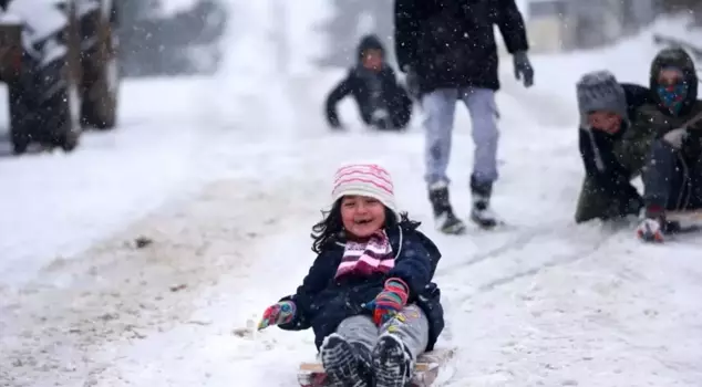 Snowfall has taken the country by storm! Many cities have suspended education due to the snow.