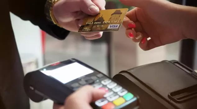 The contactless card limit for transactions without a password will be 2,500 lira starting tomorrow.