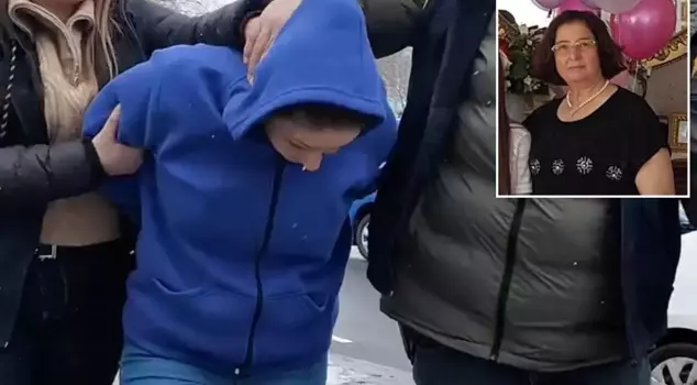 Подсудимый, который перерезал горло своей тете и поджег ее одеколоном, заявил, что его направили: «Меня направили».