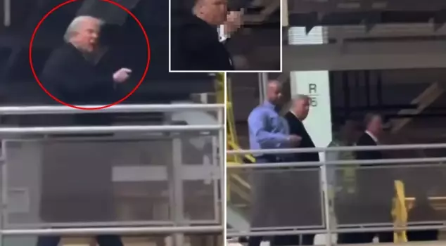 Рабочий завода, который кричал Трампу 