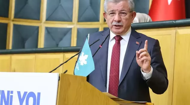 داود أوغلو: أكرادنا في سوريا هم أقاربنا، هم من نفس العرق.