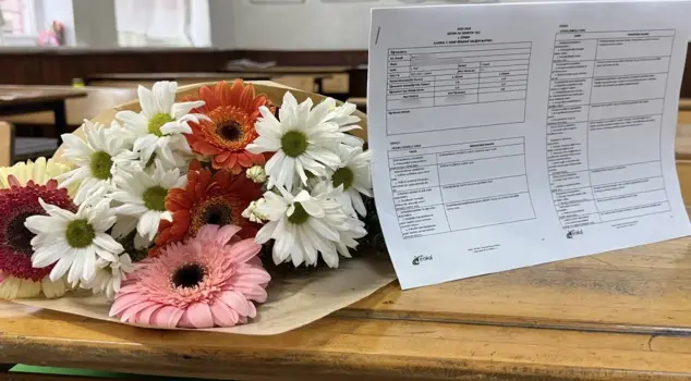 Карточки братьев, убитых отцами, были оставлены в очереди.