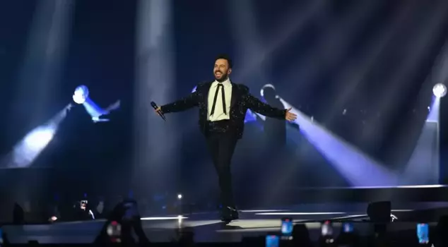 Tarkan returned to the stage in Istanbul after about 7 years.