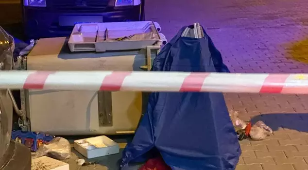 تم العثور على جثة طفل حديث الولادة في القمامة! الأم والأب كلاهما في السابعة عشرة من عمرهما.