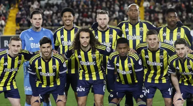 Футбольная команда Фенербахче застряла в Аланье.