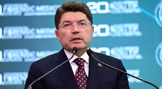 وزير العدل تونج: النيابة العامة بدأت تحقيقًا بشأن المحاولة الحقيرة تجاه علمنا