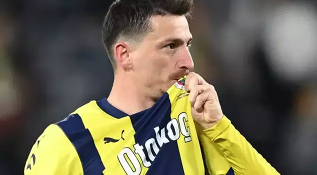 Surprise visit from Galatasaray players to Mert Hakan in prison.