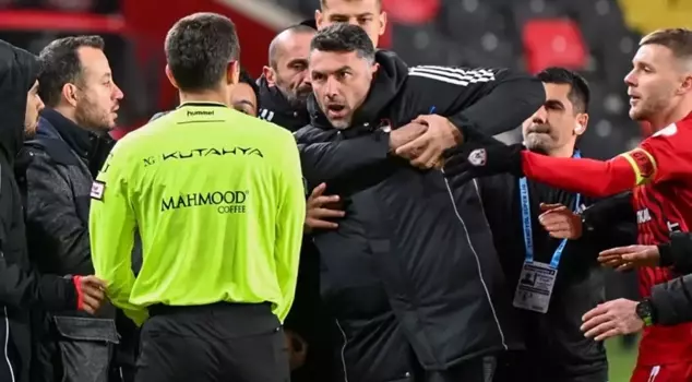 Бураку Йилмаза, который попытался ударить судью, грозит серьезное наказание.