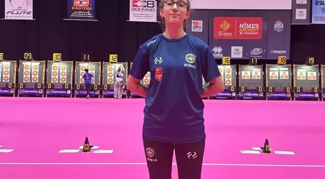 12-летняя Бурджу Ончел, победившая своих соперников старше себя, заняла четвертое место в мире.