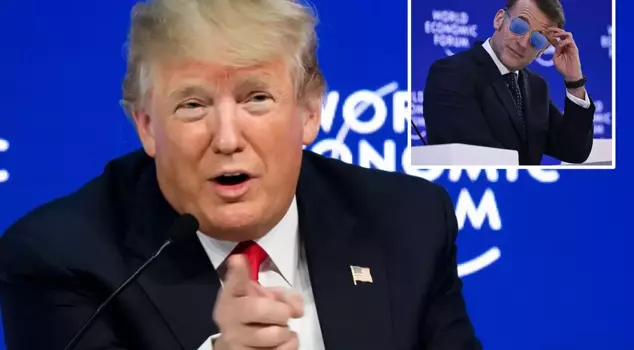 The new style brought Macron down to Trump's level! He paused his speech and made a joke about it.