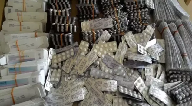 Istanbul-based illegal drug operation: 235,000 drugs seized.