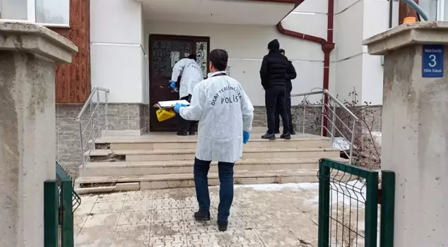 A young person living alone in Karaman was found dead in their home.