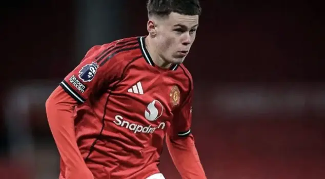 Сын легендарного имени дебютировал в официальном матче с Manchester United U18.