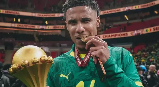 Искусство отравления Исмаила Якобса: Трое наших игроков потеряли сознание.