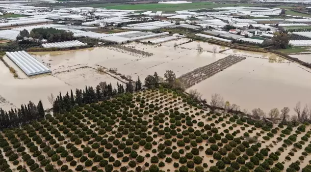 In Antalya, which was warned with a 'yellow code', agricultural areas were submerged.