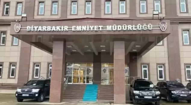 Attempted attack with explosives on the Provincial Police Department in Diyarbakır.