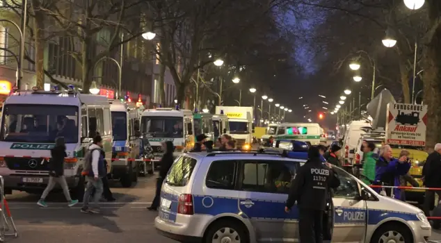 Armed raid on an apartment in Berlin, 5 injured.