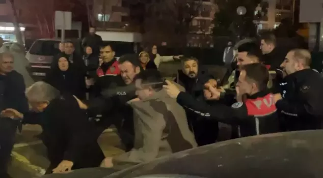 The front of the courthouse became chaotic after the announcement of the decision, police intervened: 4 injured, 12 detained.