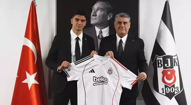 Beşiktaş signed a 1+4 year contract with Yasin Özcan.
