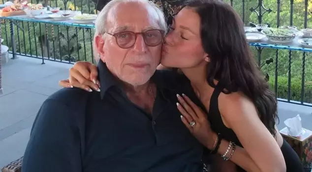 The Beckham family is always in the spotlight! The bride receives an astonishing allowance from her father.