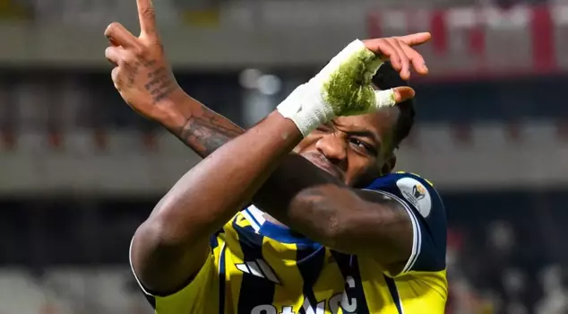 Negotiations have begun! Jhon Duran is preparing to say goodbye to Fenerbahçe.