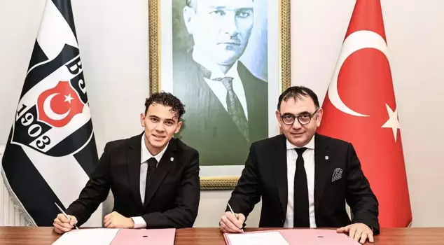 I signed! Kristjan Asllani is officially at Beşiktaş.