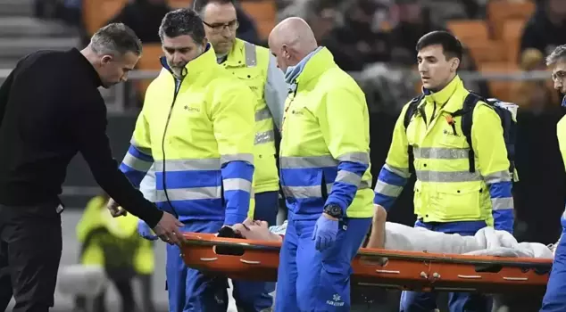 Двойной шок для Робина ван Перси, который взял сына на игру.