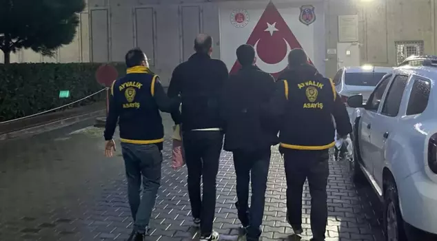 The old woman was about to lose all her possessions! That's how the game 