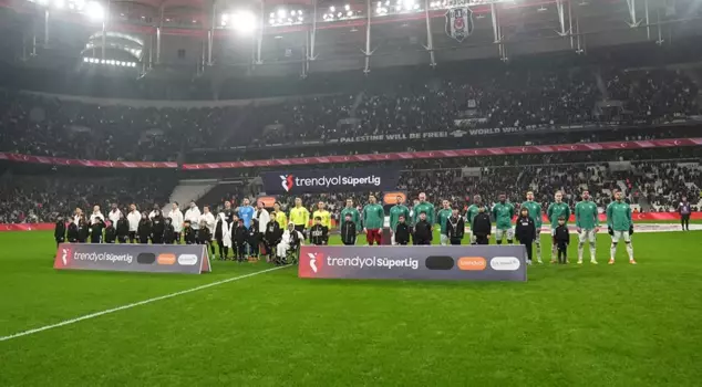 انتقل اللاعب الجديد في بشيكتاش، أسلاني، إلى البطاقة الحمراء في 6 دقائق.