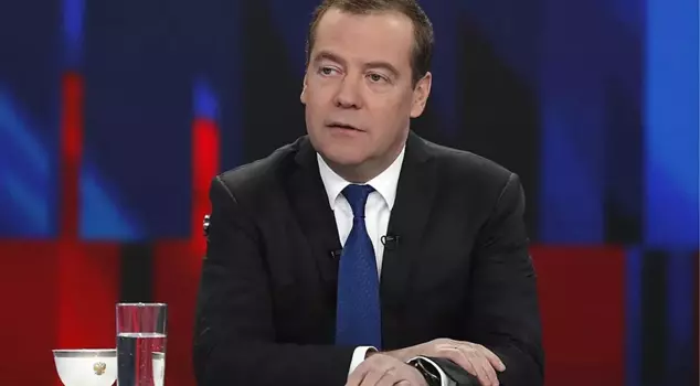 Praise from Medvedev to Trump