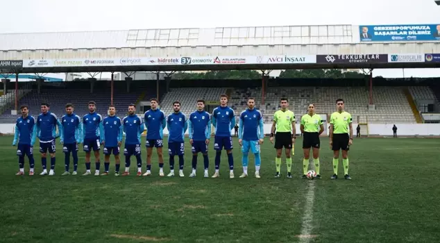 When the opposing team did not show up for the match, they played a practice match among themselves.