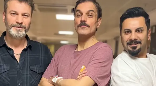 Знаменитый актер Уфук Озкан проходит 11-часовую операцию по пересадке печени.