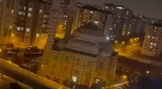 The sound rising from the mosque speaker shocked the neighborhood.