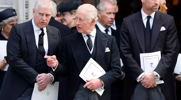 The Epstein earthquake in the royal family! They were thrown out of the palace.