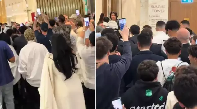 The famous person's tough moments at the mall! They were almost crushed.