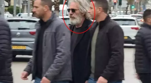 Did Epstein not die? A photo circulating from hand to hand has stirred up the situation.