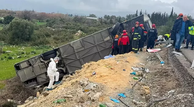 The bus carrying those returning from the wedding plunged into a ravine! 13 dead, 34 injured.